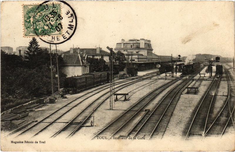Carte postale ancienne Toul la gare interieur