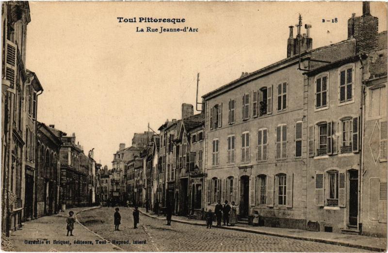 Carte postale ancienne Toul Rue Jeanne d'Arc