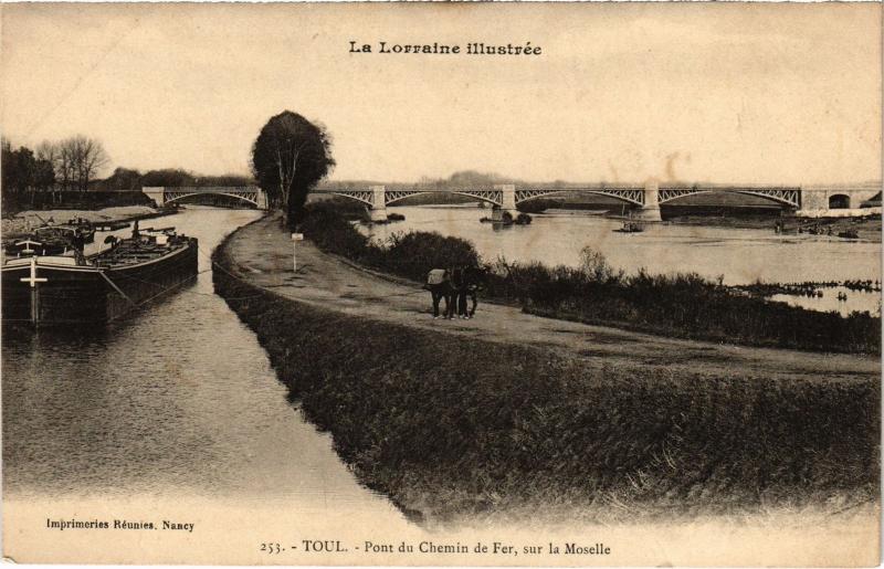 Carte postale ancienne Toul Pont du Chemin de Fer