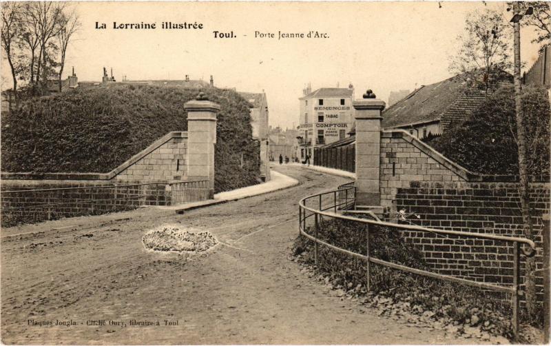 Carte postale ancienne Toul Porte Jeanne d'Arc