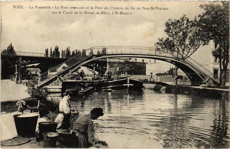Carte postale ancienne Toul la Passerelle
