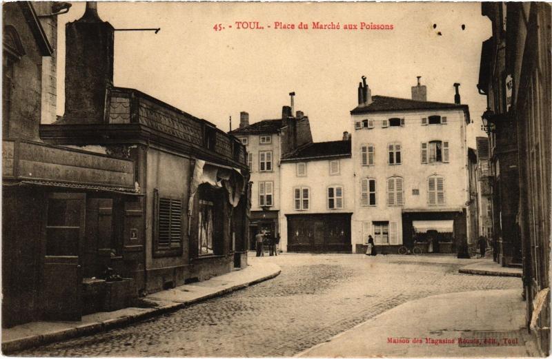 Carte postale ancienne Toul Place du Marche