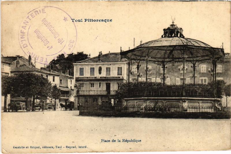 Carte postale ancienne Toul Place de la Republique