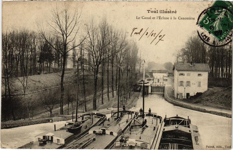 Carte postale ancienne Toul le Canal Ecluse a la Canoniere