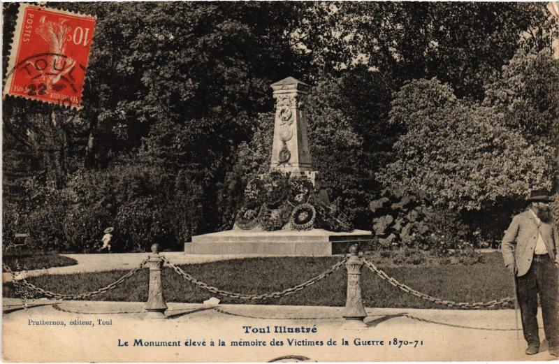 Carte postale ancienne Toul Monument des Victimes