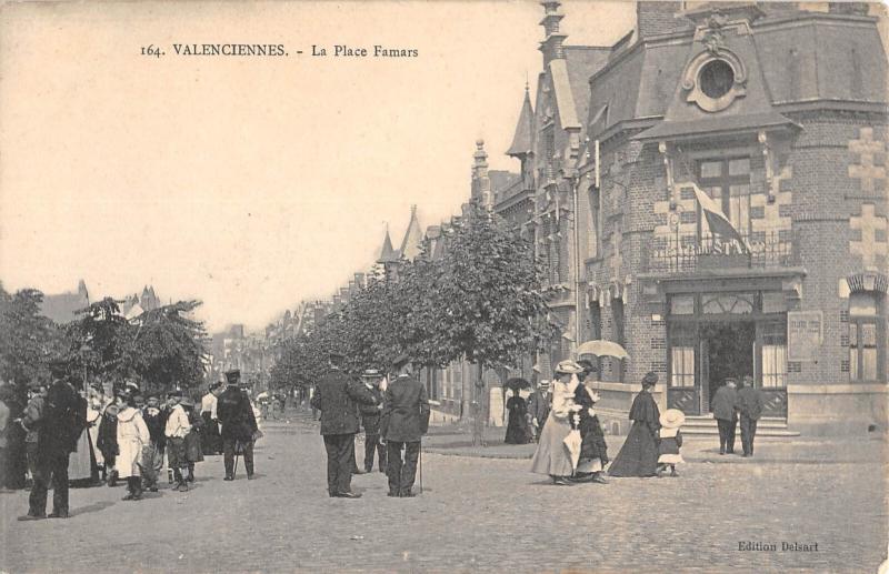 Carte postale ancienne Valenciennes - La Place Famars à Valenciennes