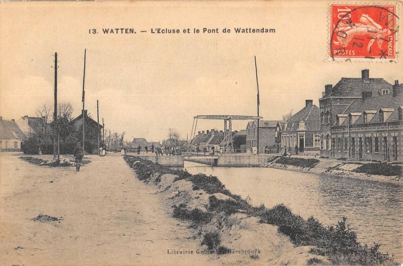 Carte postale ancienne Watten - L'Ecluse Et Le Pont De Wattendam à Watten