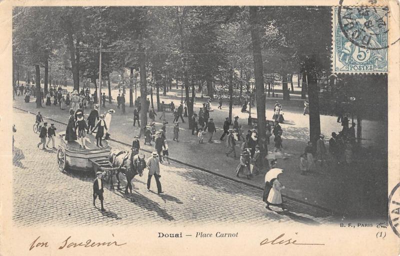 Carte postale ancienne Douai - Place Carnot à Douai