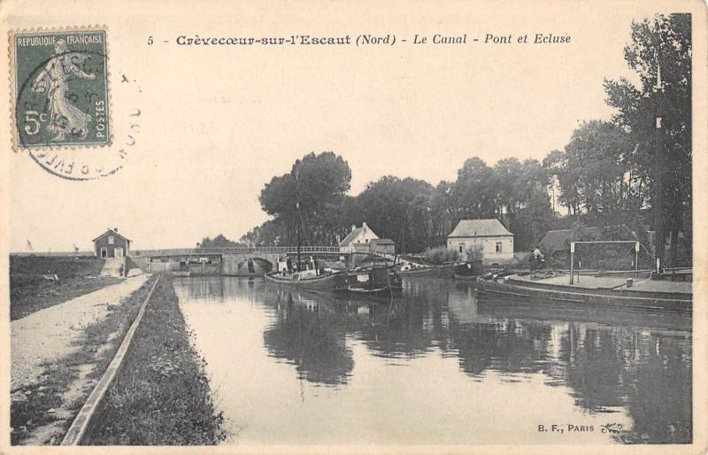 Carte postale ancienne Crevecoeur Sur L'Escaut - Le Canal - Pont Et Ecluse à Crèvecoeur-sur-l'Escaut