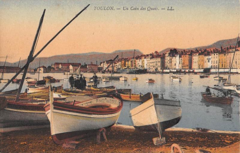 Carte postale ancienne Toulon - Un Coin Des Quais à Toulon