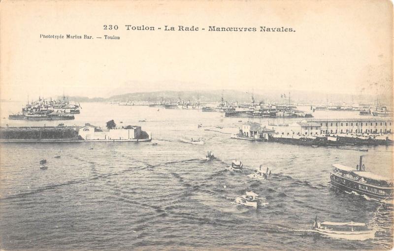 Carte postale ancienne Toulon - La Rade - Manoeuvres Navales à Toulon