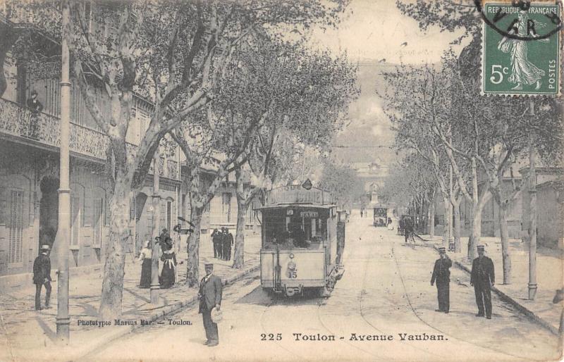Carte postale ancienne Toulon - Avenue Vauban - Tramway à Toulon