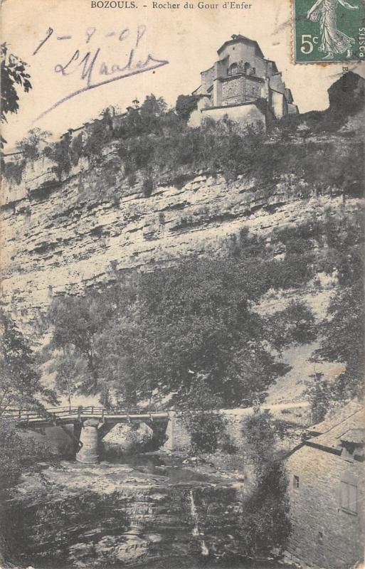 Carte postale ancienne Bozouls - Rocher Du Gour D'Enfer à Bozouls