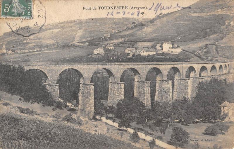 Carte postale ancienne Pont De Tournemire - Train à Tournemire