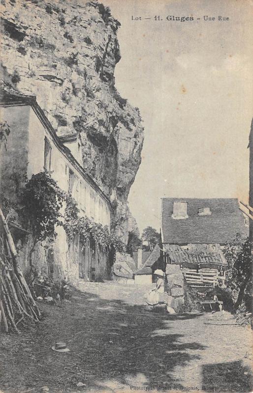 Carte postale ancienne Gluges - Une Rue