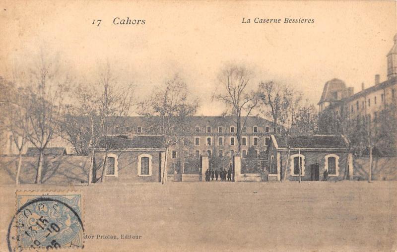 Carte postale ancienne Cahors - La Caserne Bessieres à Cahors