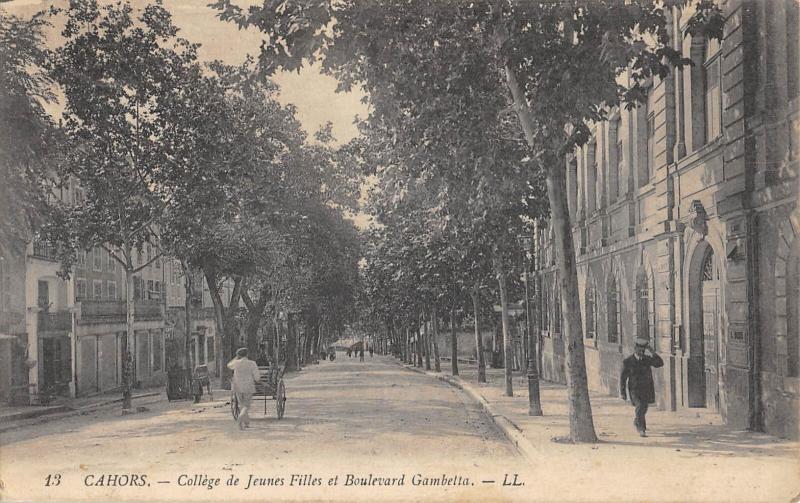 Carte postale ancienne Cahors - College De Jeunes Filles Et Boulevard Gambetta à Cahors