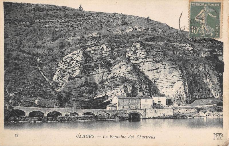 Carte postale ancienne Cahors - La Fontaine Des Chartreux à Cahors