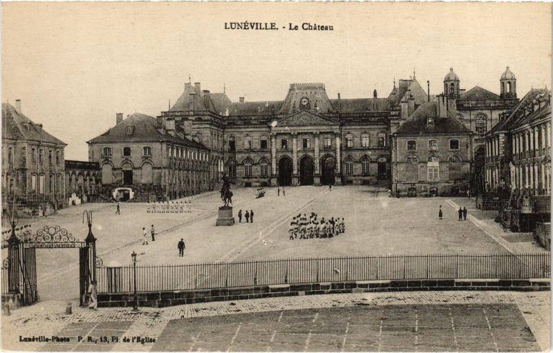 Carte postale ancienne Luneville le Chateau