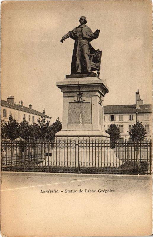 Carte postale ancienne Luneville Statue de l'Abbe Gregoire