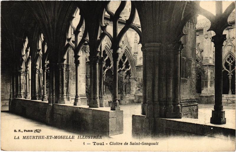 Carte postale ancienne Toul Cloitre de Saint-Gengoult