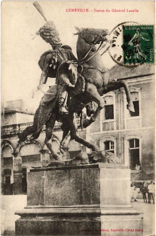 Carte postale ancienne Luneville Statue du General Lassalle