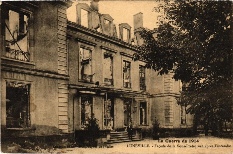 Carte postale ancienne Luneville Sous Prefecture