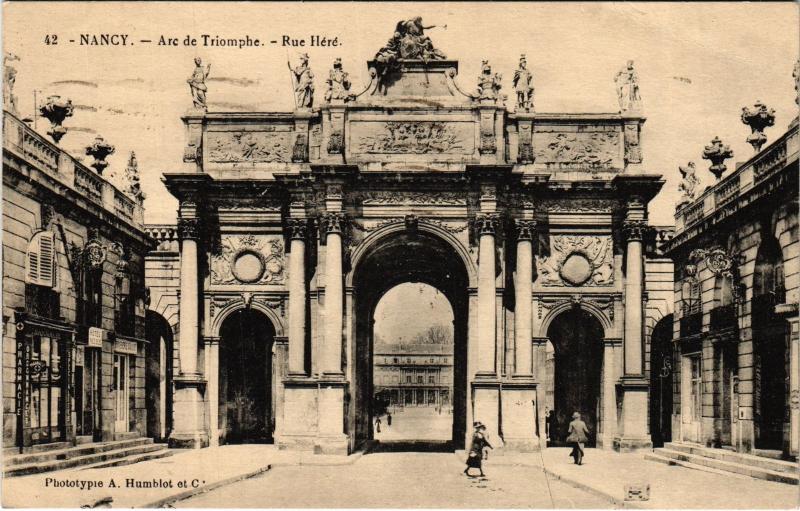 Carte postale ancienne Nancy Arc de Triomphe Rue Here à Nancy