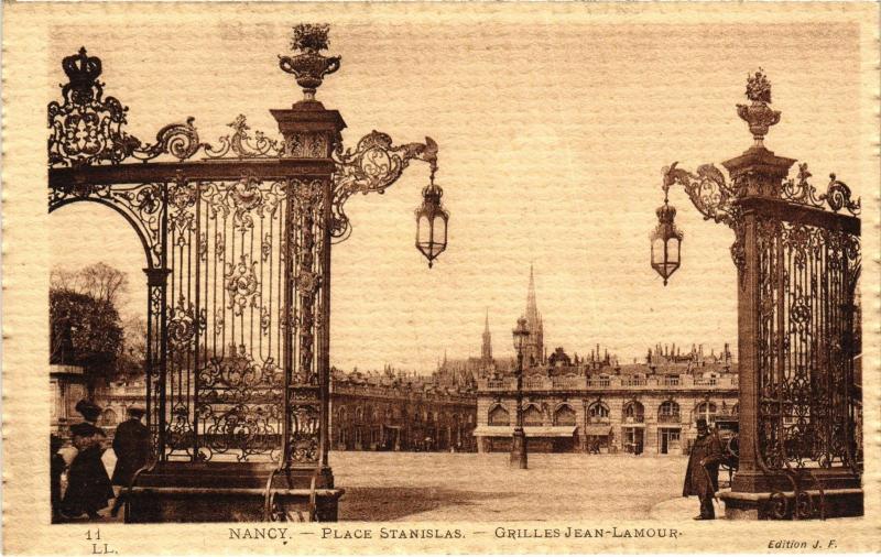 Carte postale ancienne Nancy Place Stanislas Grilles Jean Lamour à Nancy