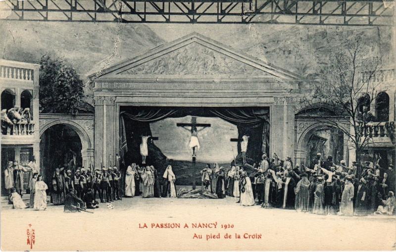 Carte postale ancienne Nancy au pied de la Croix à Nancy