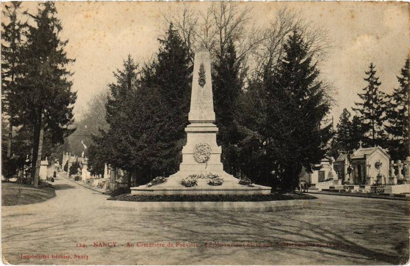 Carte postale ancienne Nancy Cimetiere de Preville Monument aux Morts à Nancy