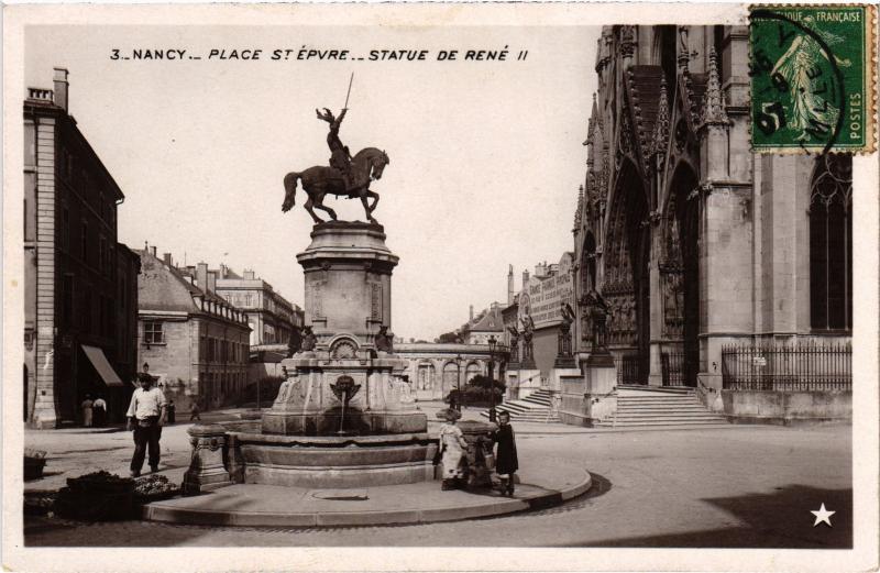 Carte postale ancienne Nancy Place Saint-Epvre Statue Rene Ii à Nancy
