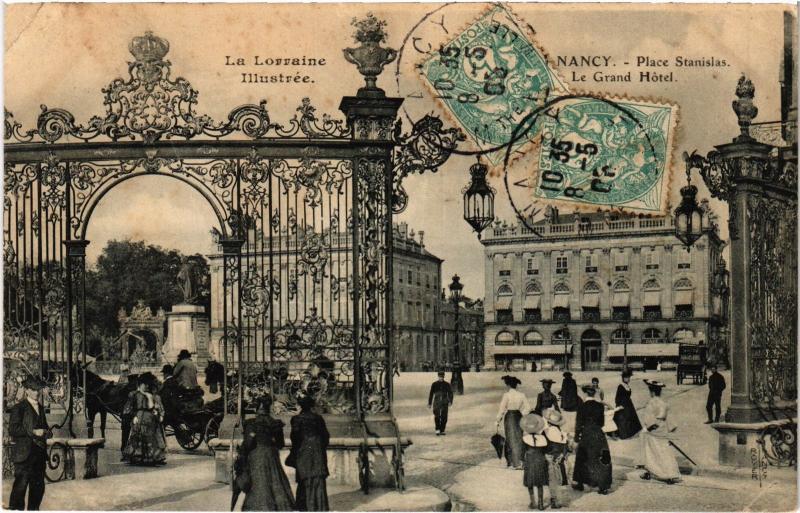 Carte postale ancienne Nancy Place Stanislas Grand Hotel à Nancy