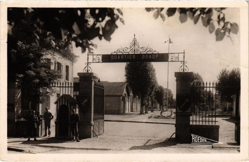 Carte postale ancienne Nancy Caserne Donop à Nancy
