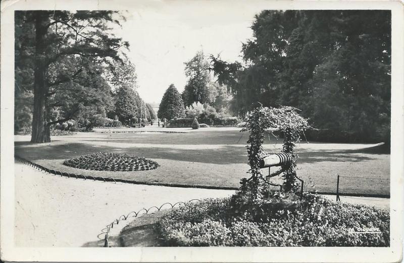 Carte postale ancienne Le Jardin Botanique à Tours