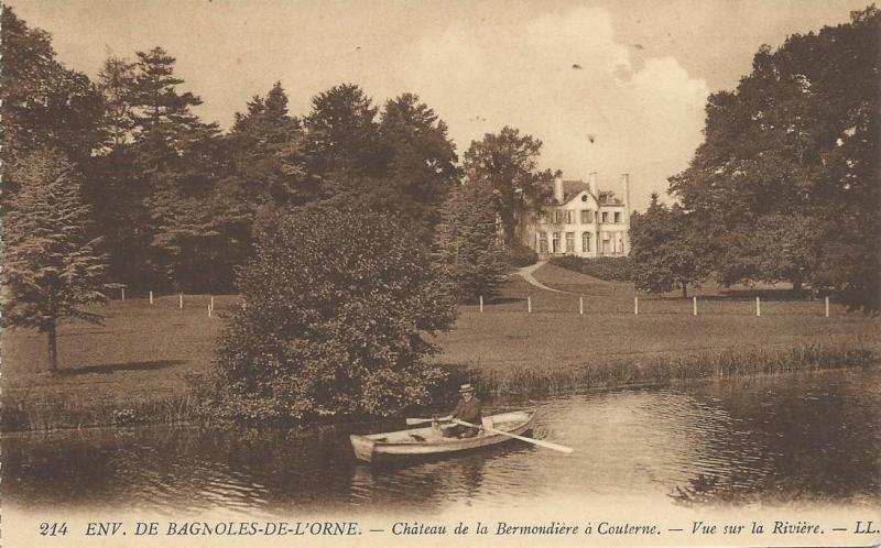 Carte postale ancienne Château de la Bermondière à Saint-Julien-du-Terroux