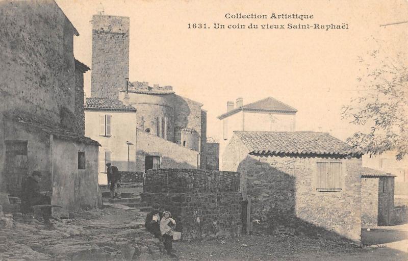 Carte postale ancienne Un Coin Du Vieux Saint Raphael
