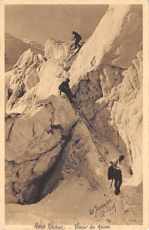 Carte postale ancienne Massif Du Mont Blanc - Glacier Du Geant - Descente Dans Les Seracs