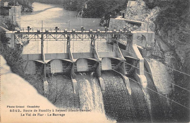 Carte postale ancienne Route De Rumilly A Seyssel - Val De Fier - Le Barrage à Rumilly