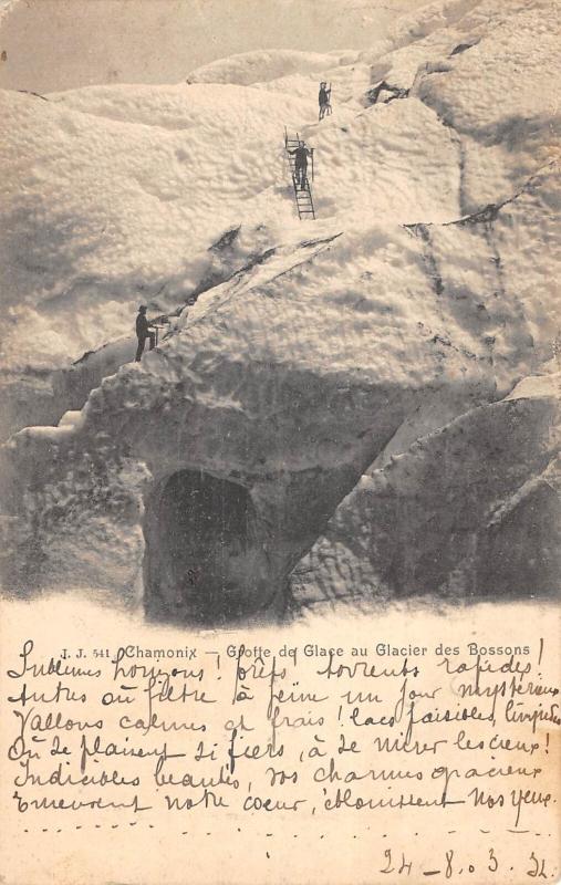 Carte postale ancienne Chamonix - Grotte De Glace Au Glacier Des Bossons