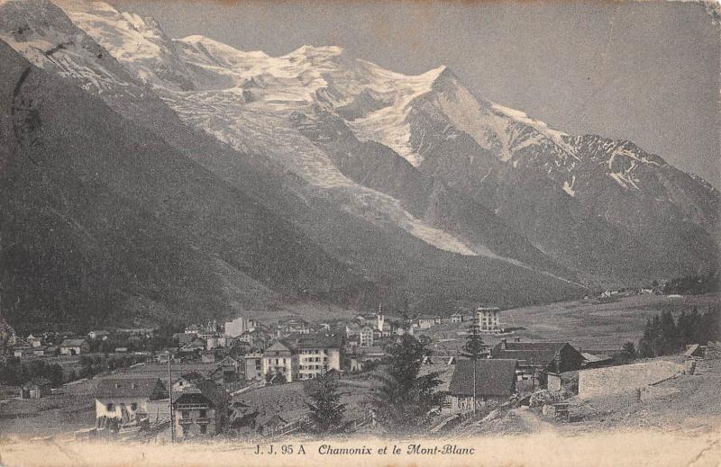 Carte postale ancienne Chamonix  Et Le Mont Blanc