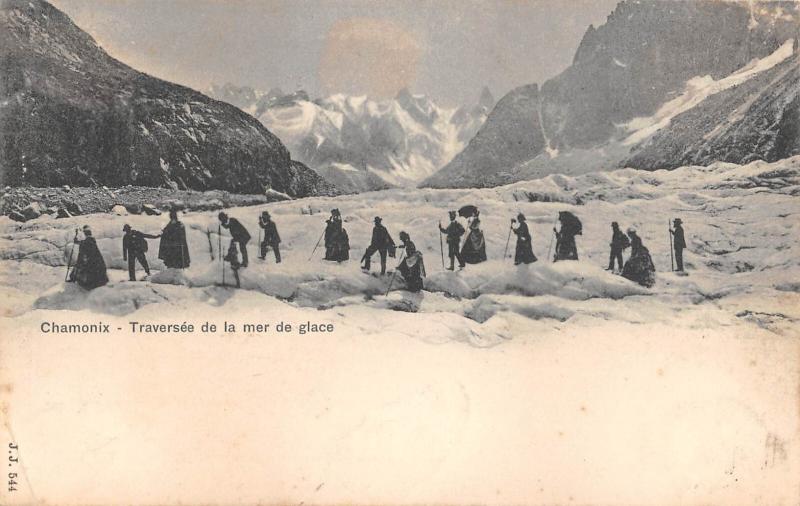 Carte postale ancienne Chamonix - Traversee De La Mer De Glace