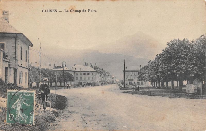 Carte postale ancienne Cluses - Le Champ De Foire à Cluses