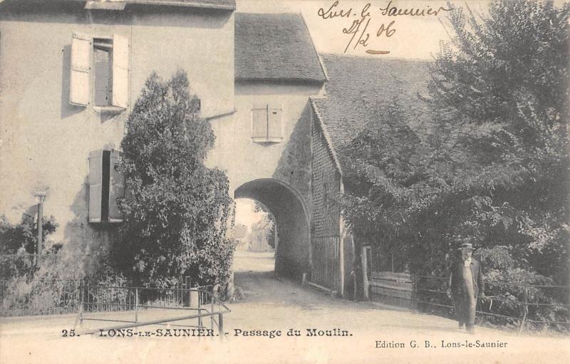 Carte postale ancienne Lons Le Saunier - Passage Du Moulin à Lons-le-Saunier
