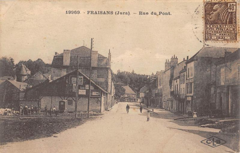 Carte postale ancienne Fraisans - Rue Du Pont à Fraisans