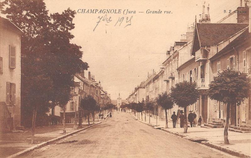 Carte postale ancienne Champagnole - Grande Rue à Champagnole