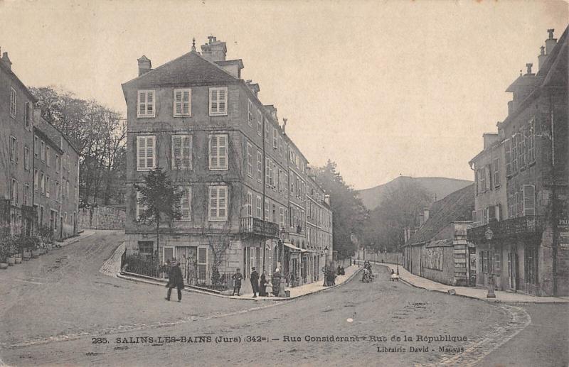 Carte postale ancienne Salins Les Bains - Rue Considerant - Rue De La Republique à Salins-les-Bains