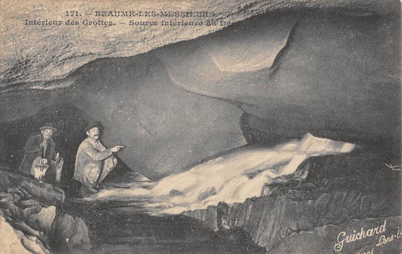 Carte postale ancienne Beaume Les Messieurs - Interieur Des Grottes - Source Interieure