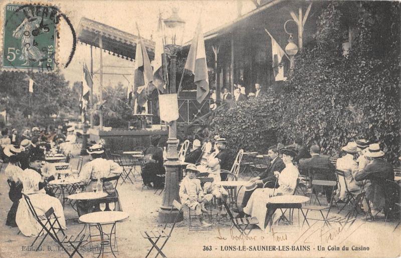 Carte postale ancienne Lons Le Saunier - Un Coin Du Casino à Lons-le-Saunier