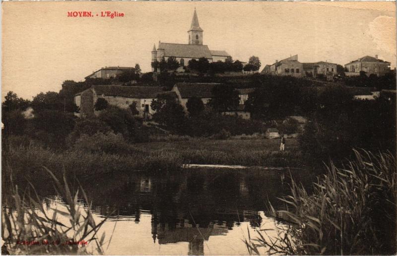 Carte postale ancienne Moyen Eglise à Moyen